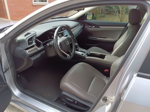 Used 2019 Honda Civic EX image 8