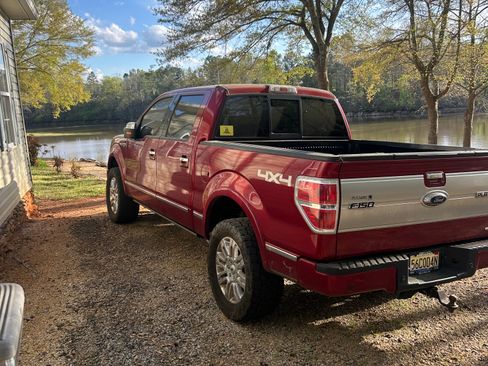 Used 2014 Ford F150 Platinum image 2