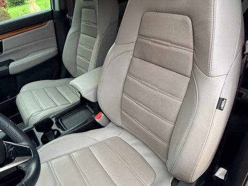 Used 2018 Honda CR-V Touring image 9