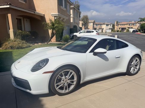 Used 2022 Porsche 911 Carrera image 4