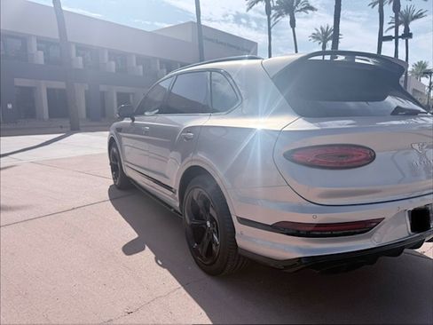 Used 2023 Bentley Bentayga AWD/4WD image 8