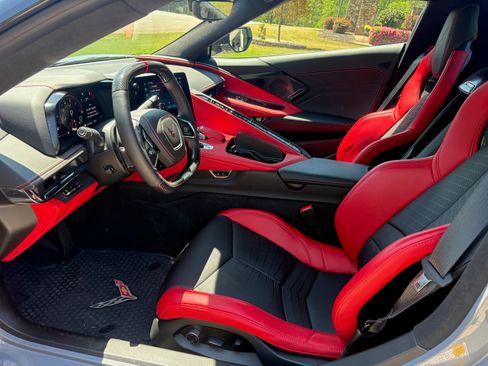 Used 2025 Chevrolet Corvette E-Ray w/ Stealth Interior Trim Package AWD/4WD image 6