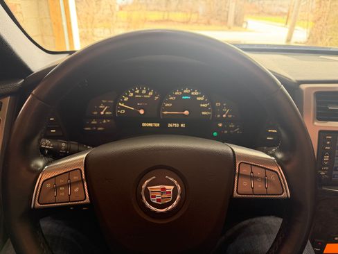 Used 2009 Cadillac XLR V image 9