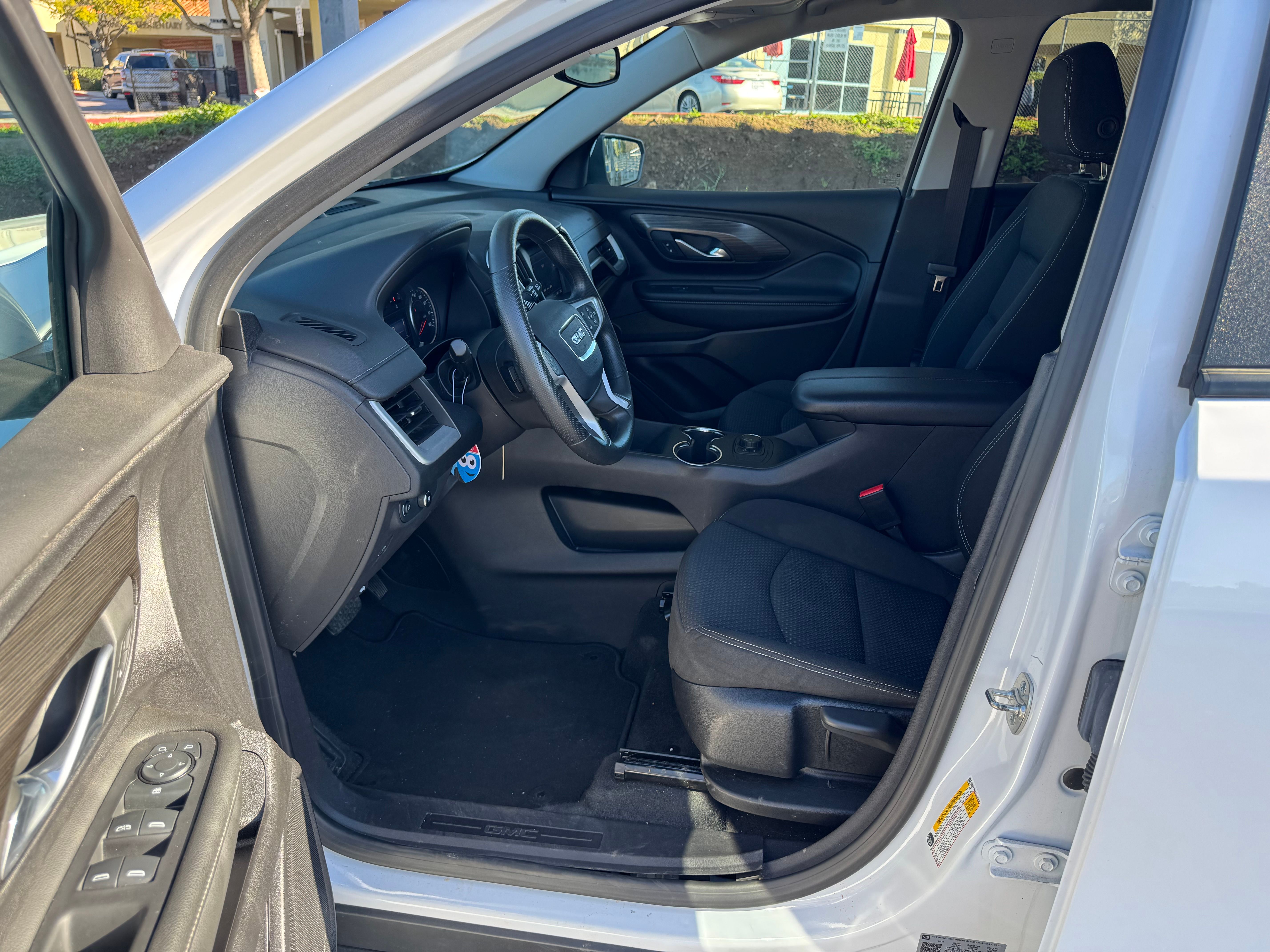 Used 2024 GMC Terrain SLE FWD image 14