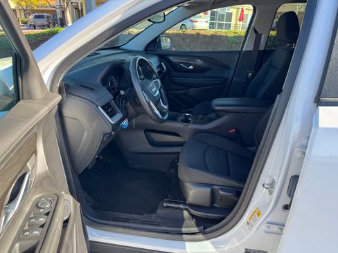 Used 2024 GMC Terrain SLE image 14