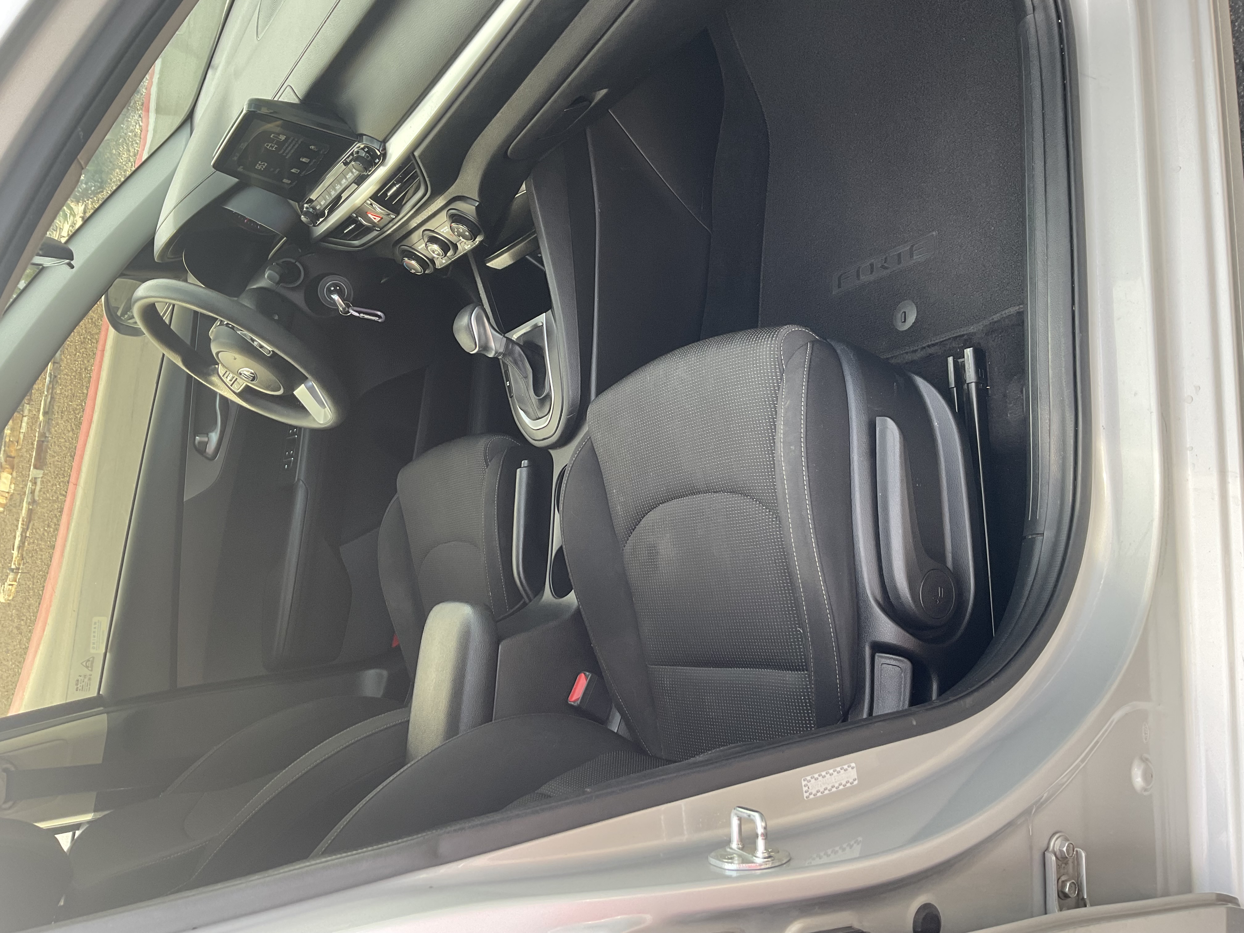 Used 2020 Kia Forte LXS FWD image 13