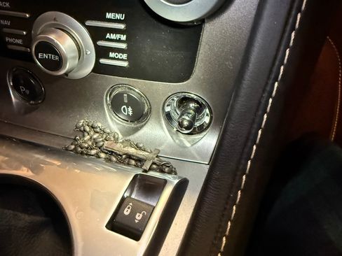 Used 2010 Aston Martin V8 Vantage Roadster image 14