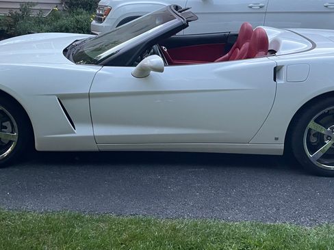 Used 2008 Chevrolet Corvette Convertible w/ Preferred Equipment Group image 2