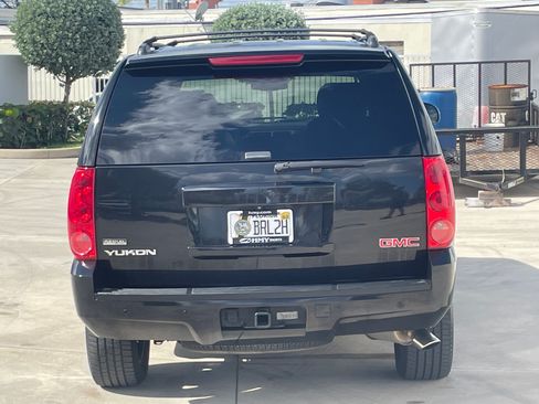 Used 2012 GMC Yukon SLT w/ SLT Chrome Package image 9