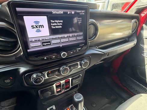 Used 2020 Jeep Gladiator Sport w/ Quick Order Package 24S image 26