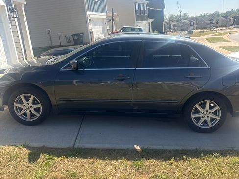 Used 2004 Honda Accord EX image 4