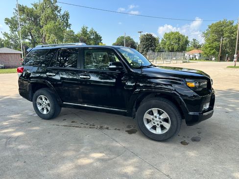 Used 2012 Toyota 4Runner SR5 RWD image 4