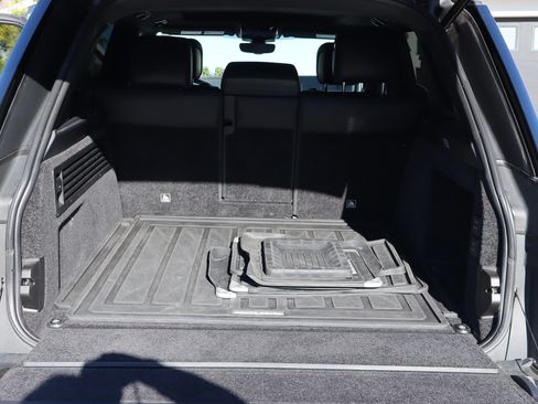 Used 2019 Land Rover Range Rover HSE image 10