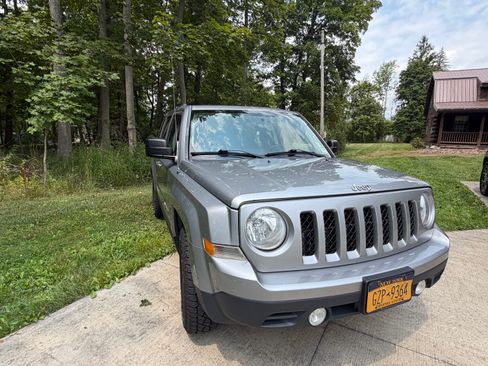 Used 2015 Jeep Patriot High Altitude AWD/4WD image 1