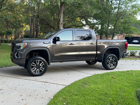 Used 2020 GMC Sierra 1500 AT4 w/ AT4 Premium Package AWD/4WD image 1