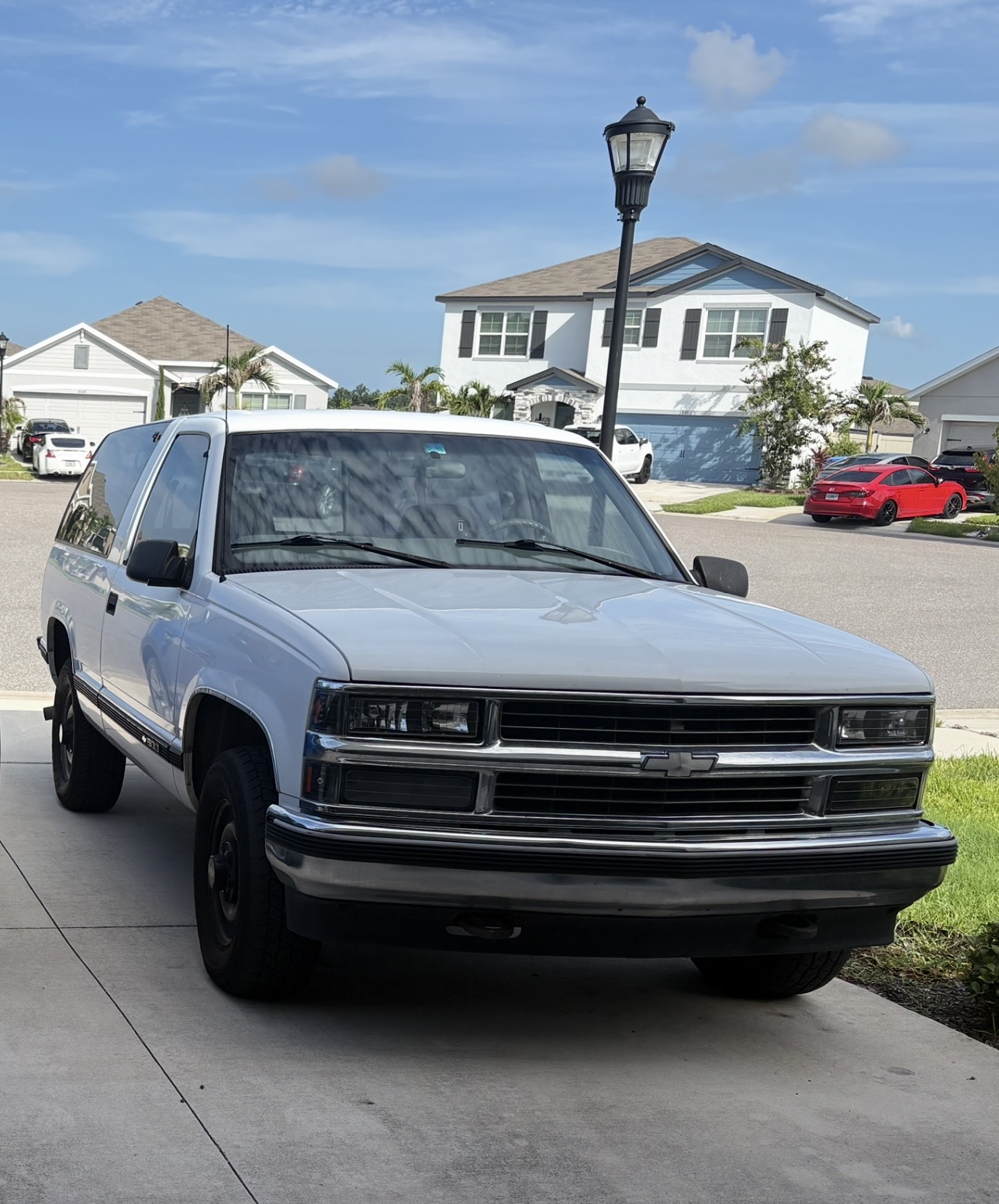 Used 1997 Chevrolet Tahoe 4WD 2-Door w/ Skid Plate Pkg image 1