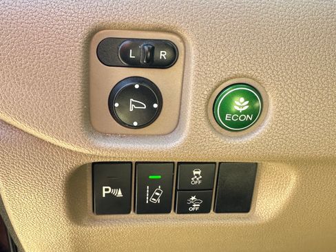 Used 2017 Honda Pilot Touring image 17