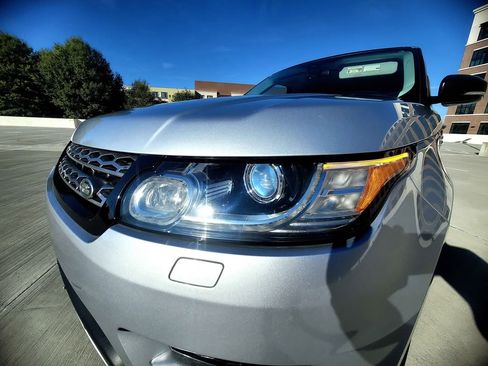 Used 2015 Land Rover Range Rover Sport HSE image 12