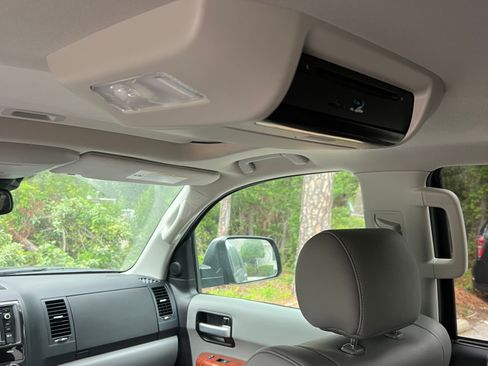 Used 2019 Toyota Sequoia Platinum AWD/4WD image 12