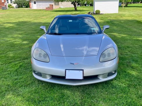 Used 2008 Chevrolet Corvette Coupe w/ Preferred Equipment Group RWD image 1