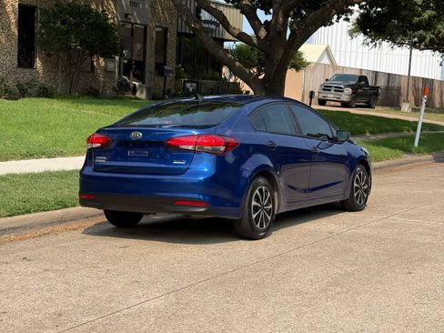 Used 2017 Kia Forte LX FWD image 9