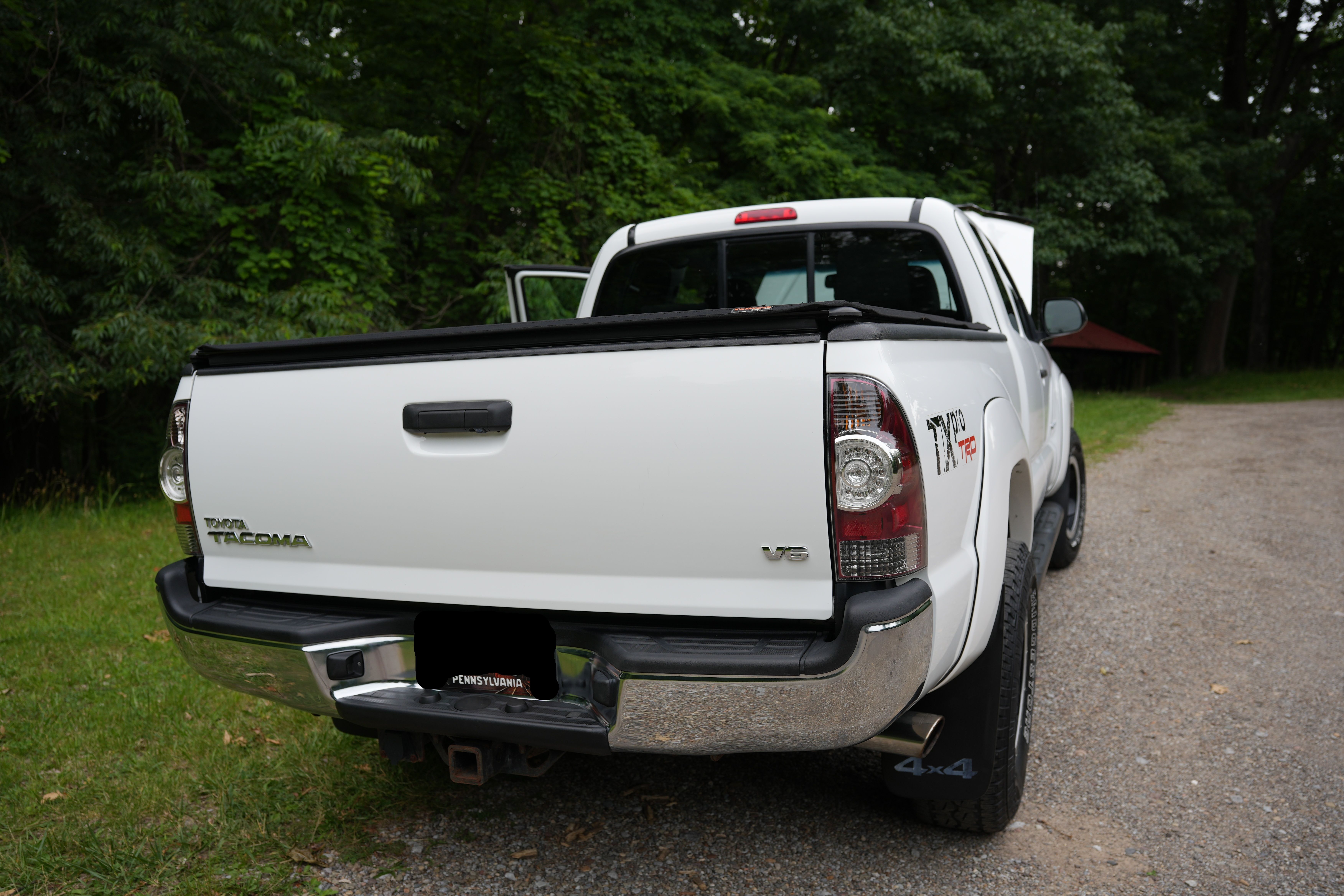 Used 2013 Toyota Tacoma 4x4 Access Cab V6 w/ TRD Off-Road Pkg image 9