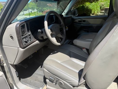 Used 2003 GMC Sierra 1500 Denali AWD/4WD image 6