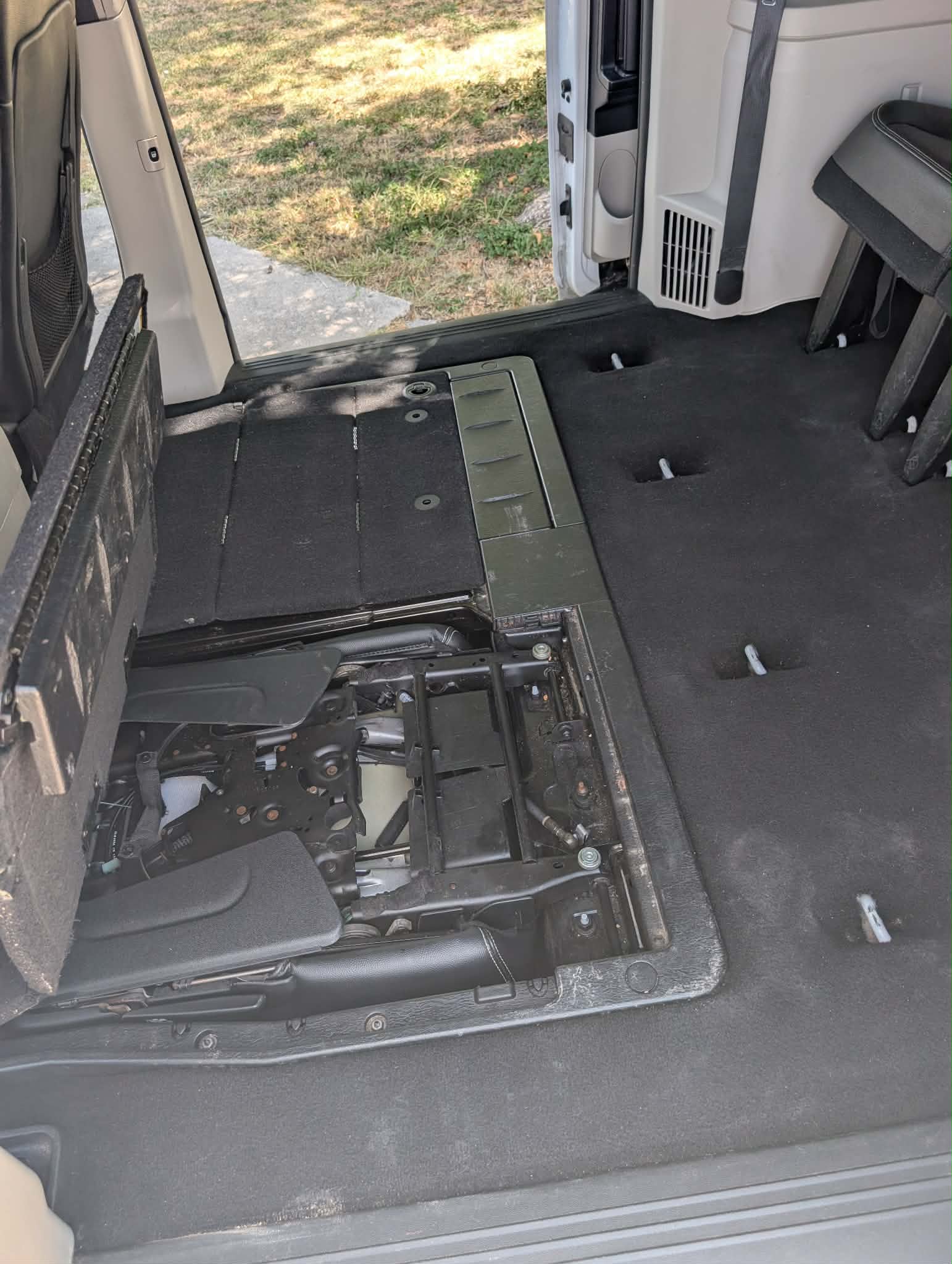 Used 2018 Dodge Grand Caravan SXT FWD image 11