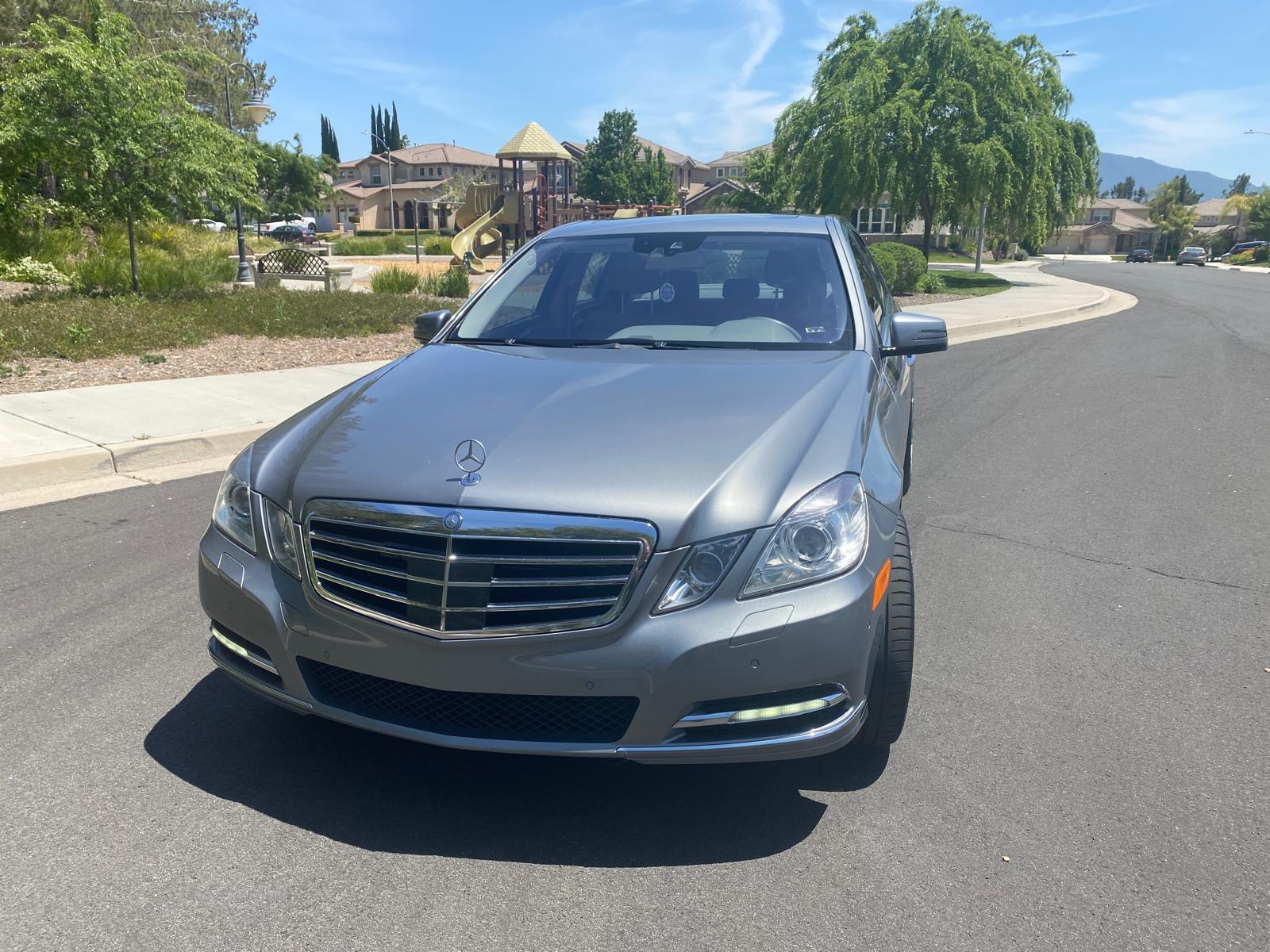 Used 2011 Mercedes-Benz E 550 4MATIC Sedan image 17