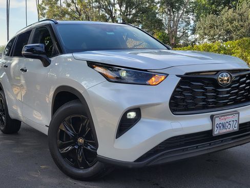 Used 2025 Toyota Highlander XLE image 4