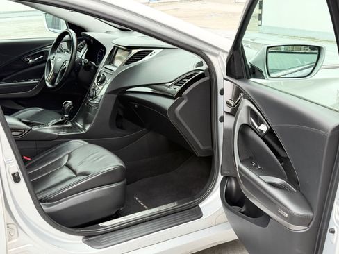 Used 2012 Hyundai Azera Sedan 4D image 18