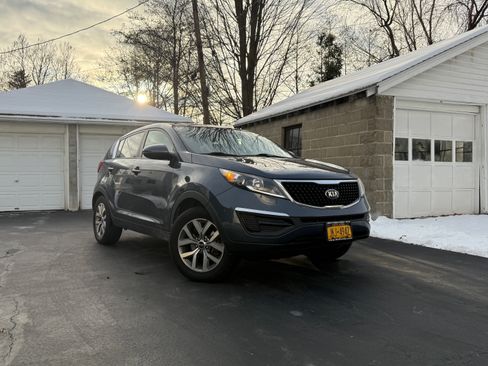 Used 2016 Kia Sportage LX image 1