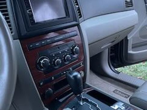 Used 2007 Jeep Grand Cherokee Limited image 11