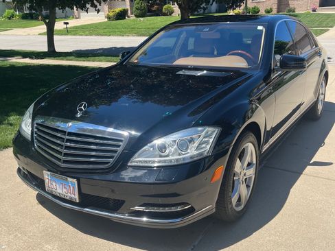 Used 2011 Mercedes-Benz S 550 4MATIC image 2
