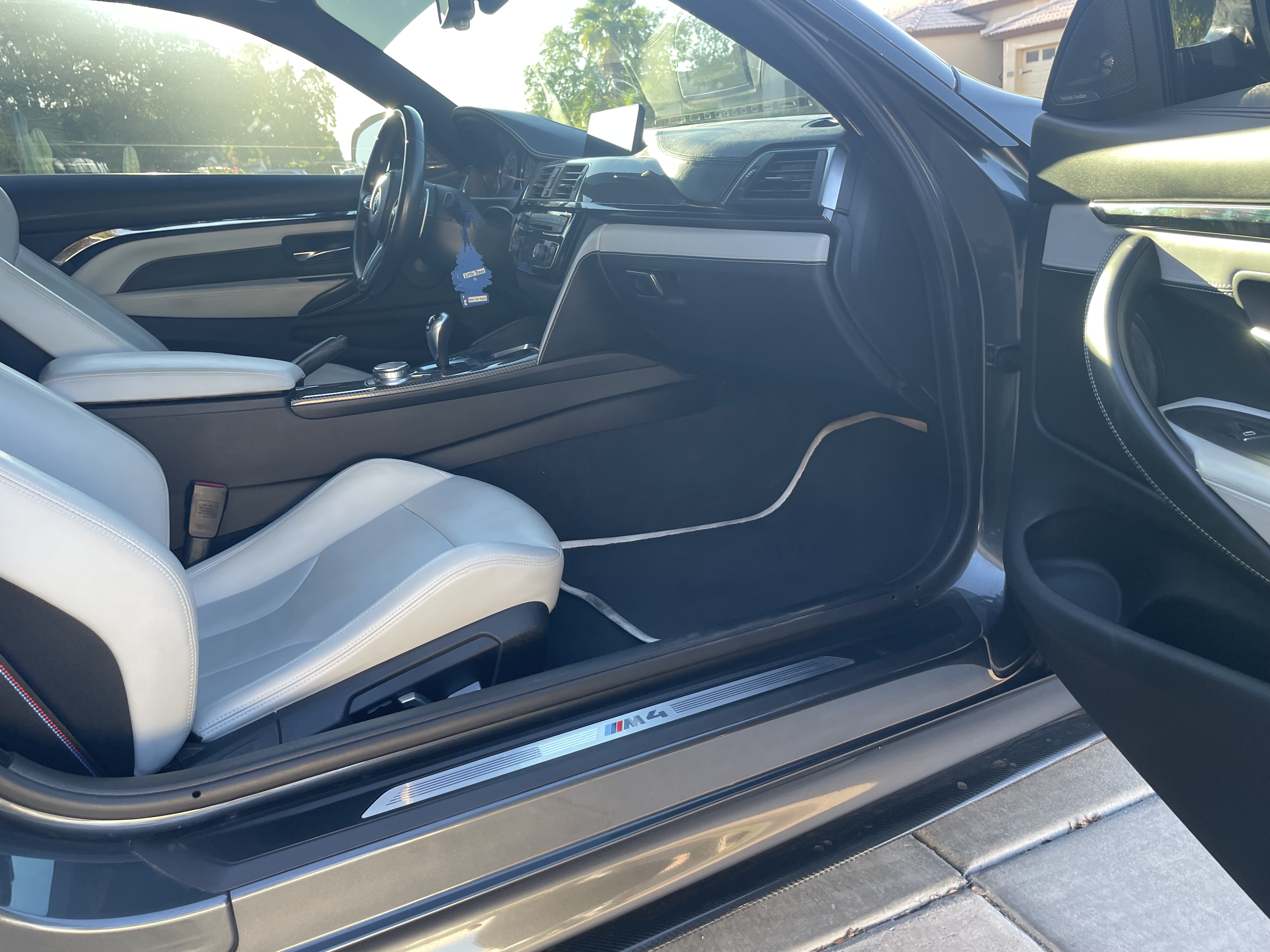 Used 2018 BMW M4 Coupe RWD image 9