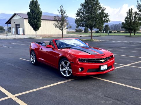 Used 2012 Chevrolet Camaro SS RWD image 2