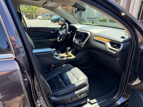 Used 2017 GMC Acadia Denali w/ Technology Package AWD/4WD image 10
