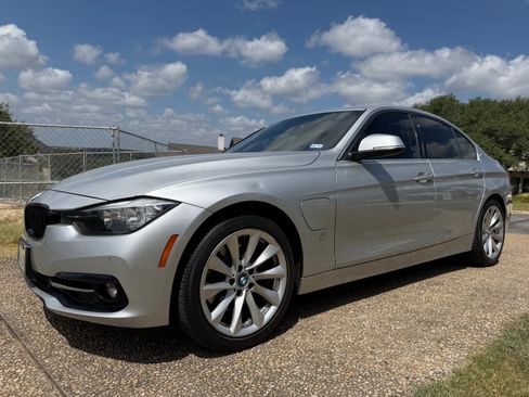 Used 2017 BMW 330e RWD image 4