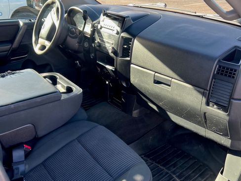Used 2013 Nissan Titan SV w/ Tow Pkg image 11