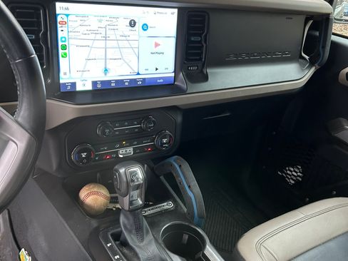 Used 2023 Ford Bronco Wildtrak image 13