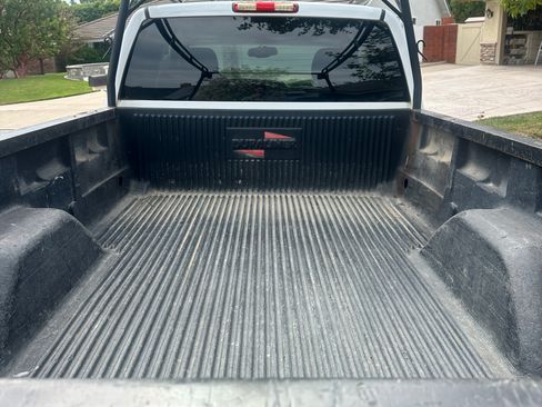 Used 2004 Chevrolet Silverado 2500 LS w/ Heavy-Duty Power Package RWD image 11