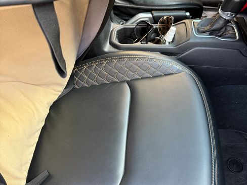 Used 2021 Jeep Wrangler Unlimited Sahara image 8