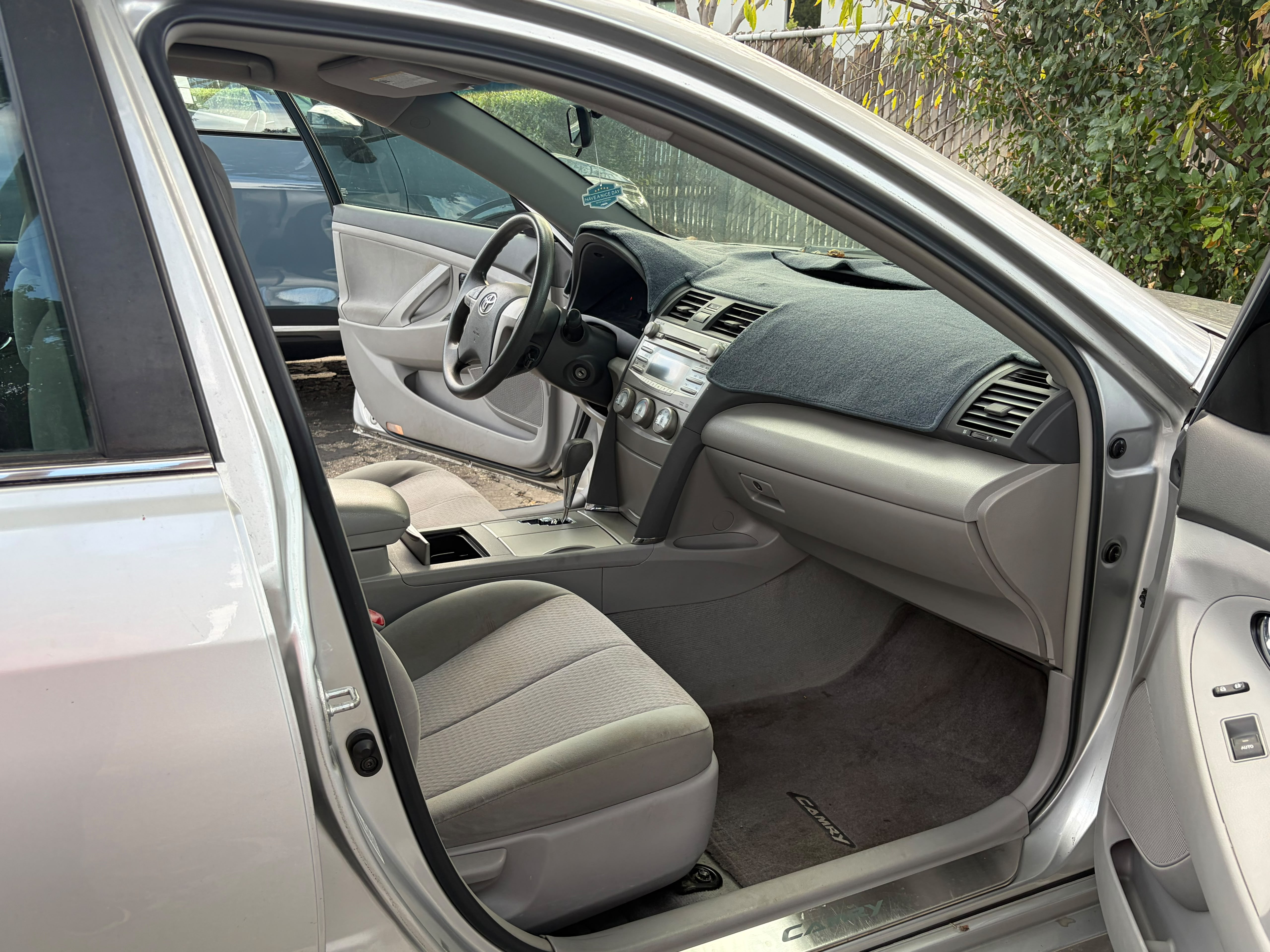 Used 2011 Toyota Camry LE w/ LE Extra-Value Pkg FWD image 11