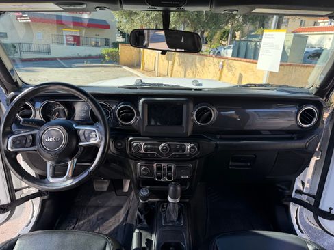 Used 2021 Jeep Wrangler Unlimited Sahara image 11