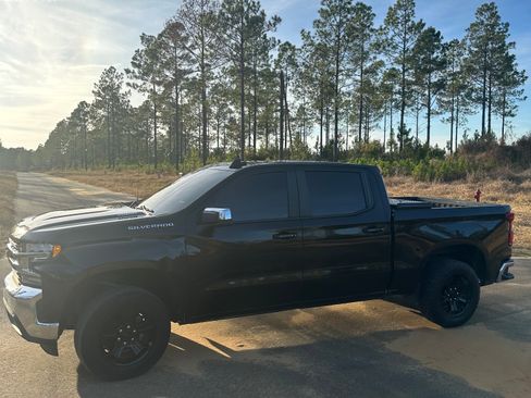 Used 2021 Chevrolet Silverado 1500 LT w/ All Star Edition Plus RWD image 4