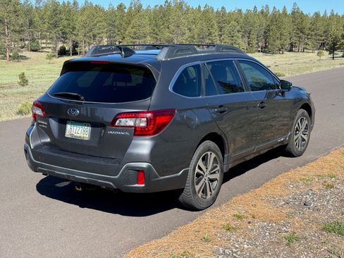 Used 2018 Subaru Outback 2.5i Limited AWD/4WD image 2