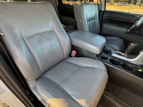 Used 2013 Toyota Tundra Platinum image 11