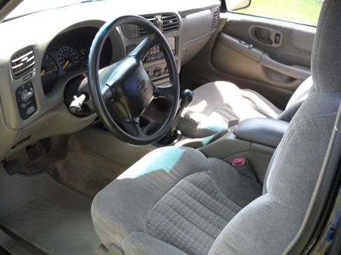Used 2001 Chevrolet S10 Pickup Xtreme w/ Preferred Equipment Group RWD image 5