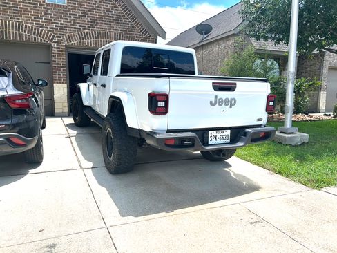 Used 2022 Jeep Gladiator Overland w/ Popular Equipment Package AWD/4WD image 10