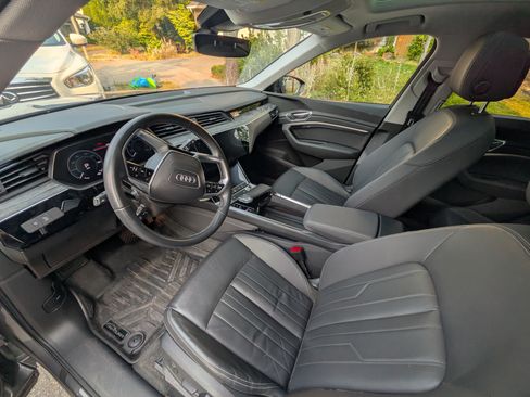 Used 2021 Audi e-tron Premium w/ Convenience Plus Package AWD/4WD image 16